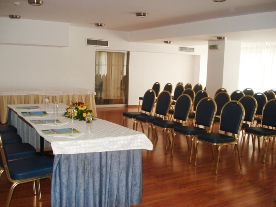 Candia Hotel sala za konferenciju.jpg