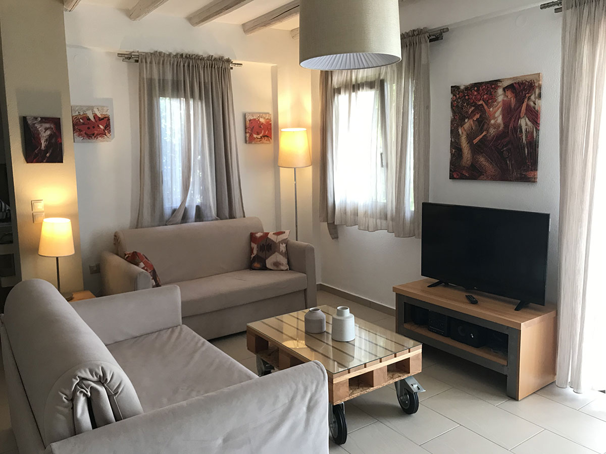 Koumaros Villas dnevna soba.jpg