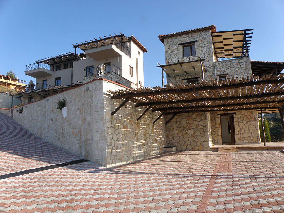 Koumaros Villas izgled spolja.jpg