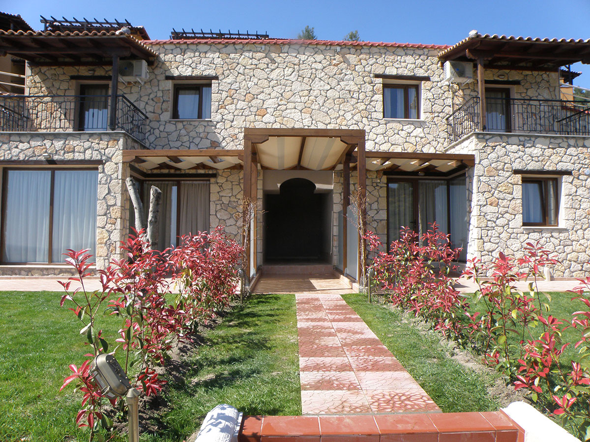Koumaros Villas spoljni izgled.jpg