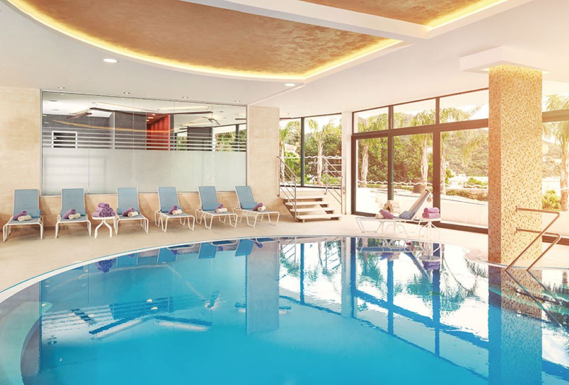 Royal Princess Hotel-Unutrasnji bazen.jpg