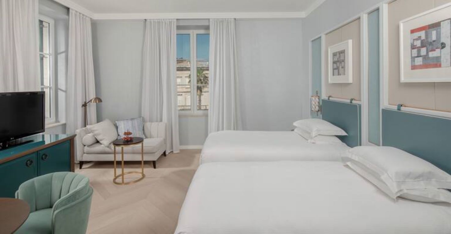 Hotel Hilton Imperial Dubrovnik-Executive soba pogled more ili kopno.jpg