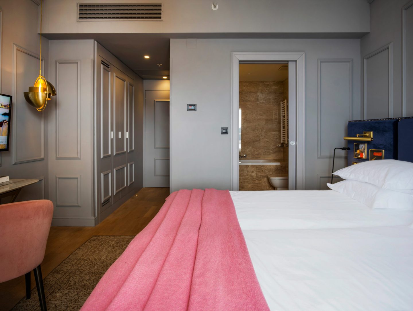 Excelsior Hotel-Villa Odak superior soba.jpg