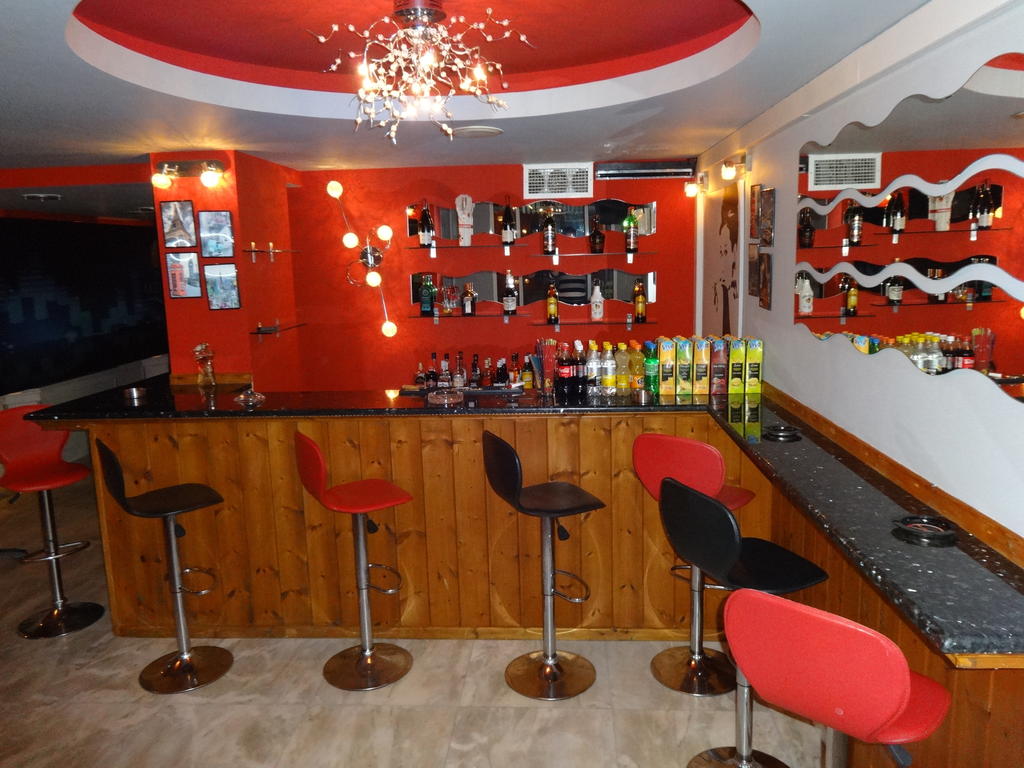 Hotel Kazaviti bar.jpg