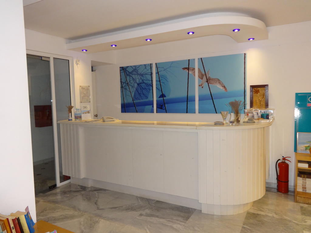 Hotel Kazaviti reception.jpg