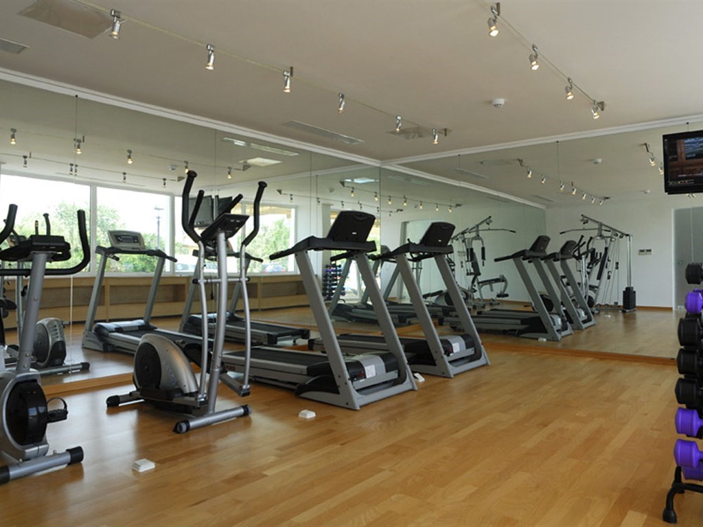 Hotel Kinetta Beach gym.jpeg