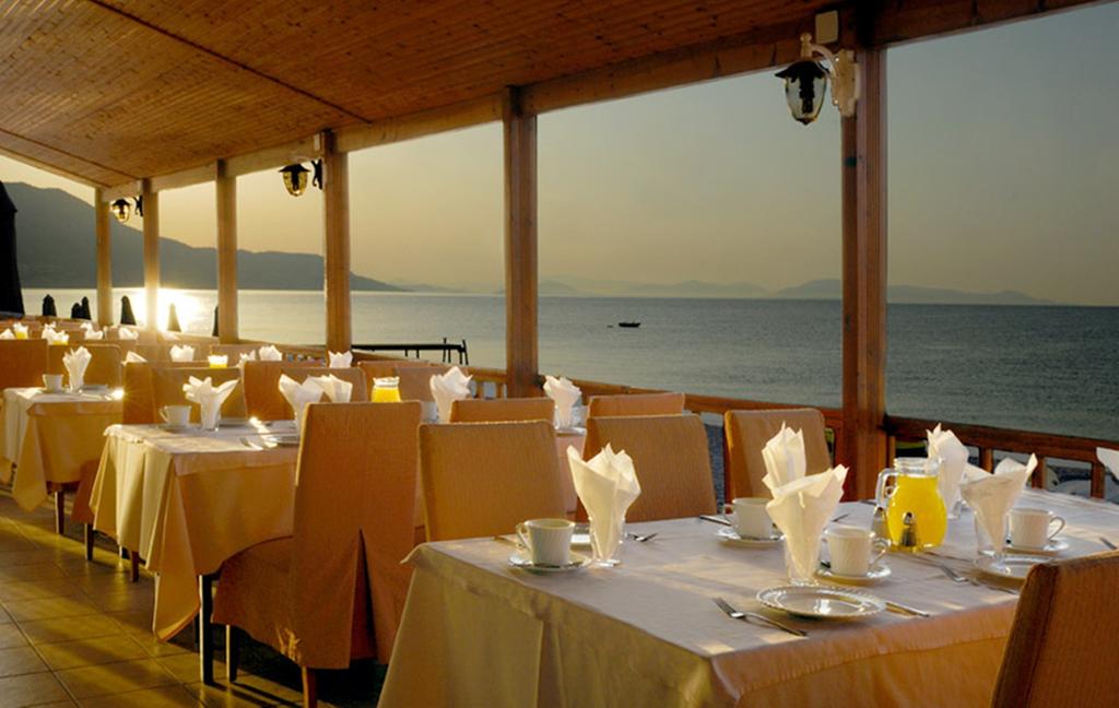 Hotel Kinetta Beach restaurant.jpg