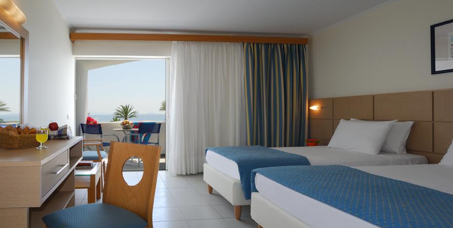 Hotel Kinetta Beach triple room.jpg