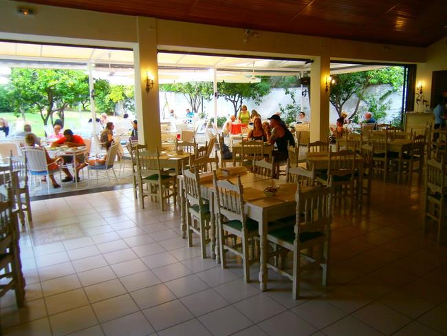 Hotel Konaki restaurant.jpg
