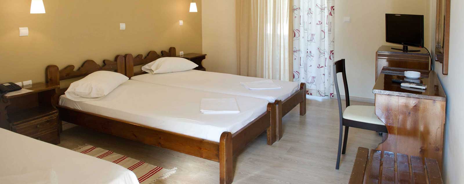 Hotel Konaki triple room 1.jpg
