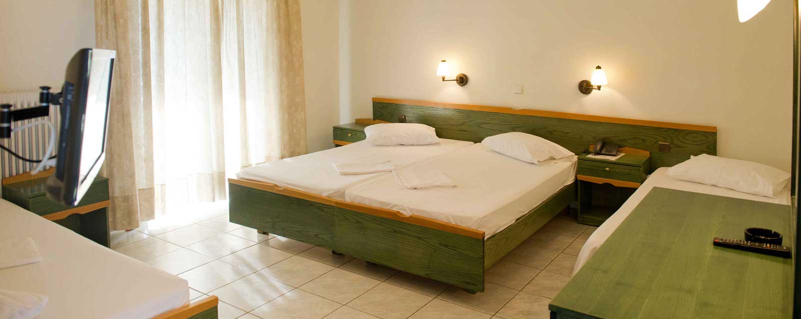 Hotel Konaki triple room.jpg