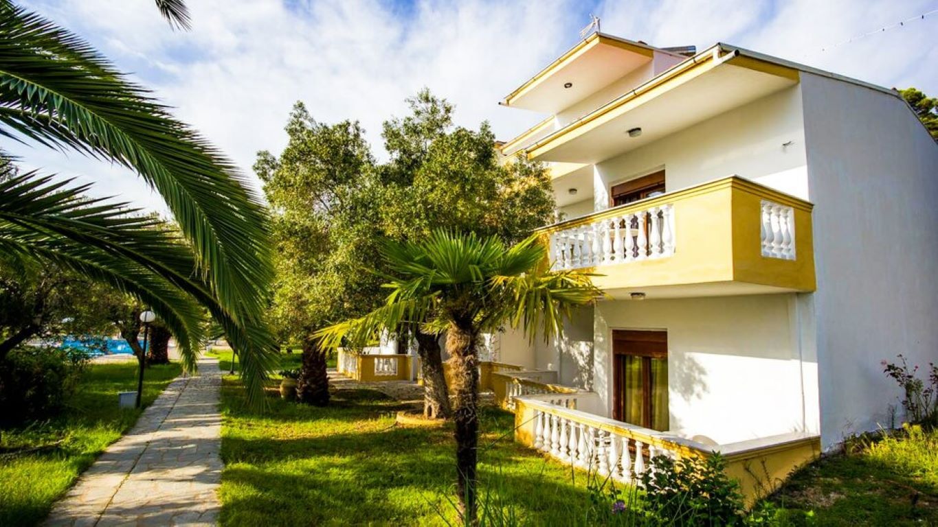 Koviou Holiday VIllage Hotel-Basta hotela.jpg