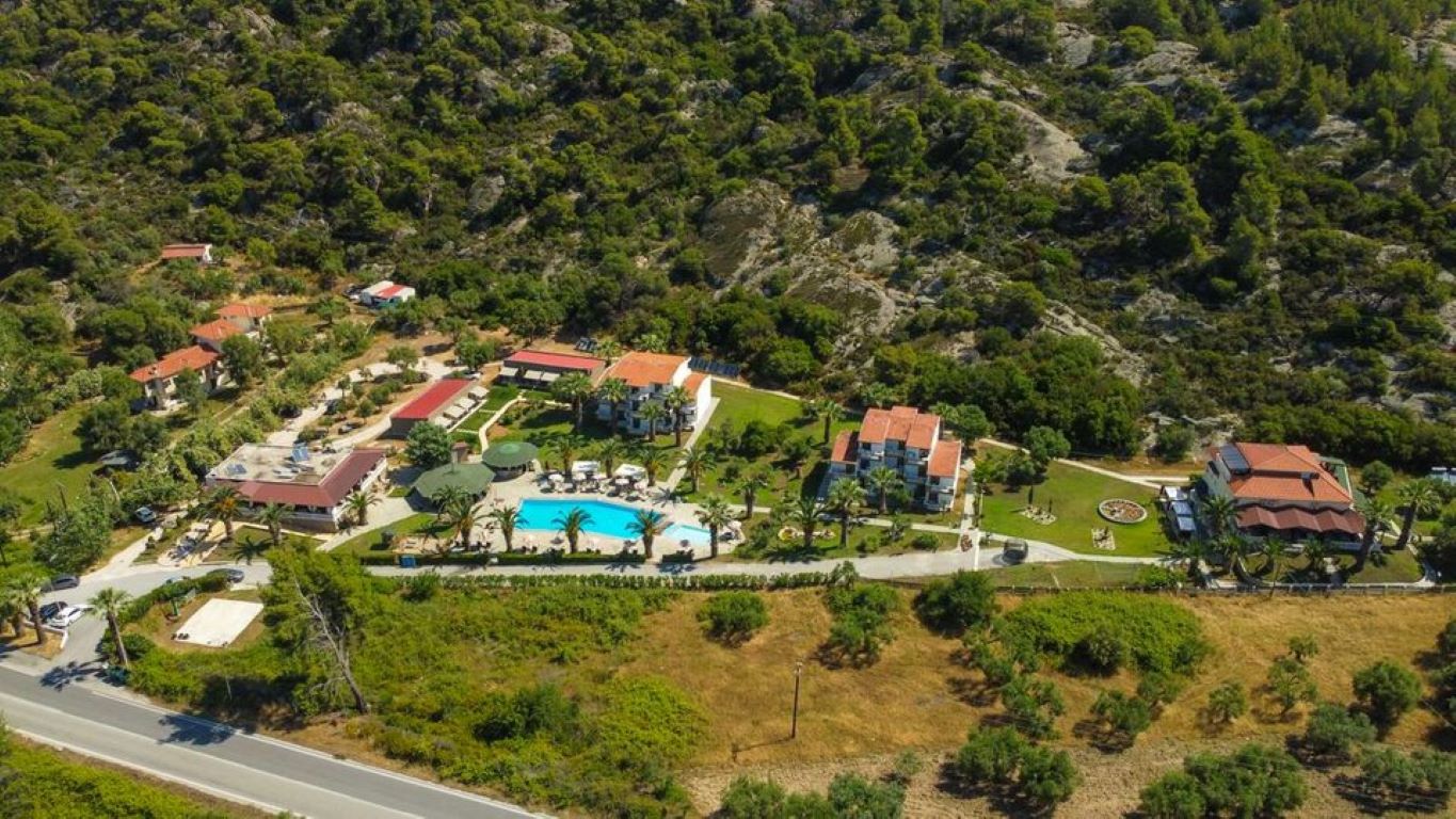 Koviou Holiday VIllage Hotel-Panorama hotela.jpg