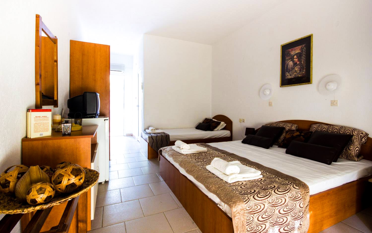 Koviou Holiday Village Hotel-Standardna soba.jpg