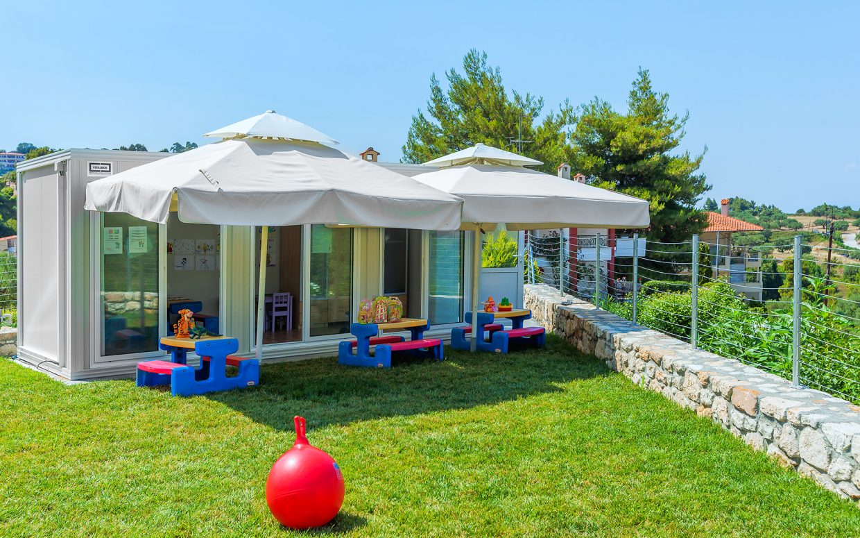Kriopigi hotel dečiji klub.jpg