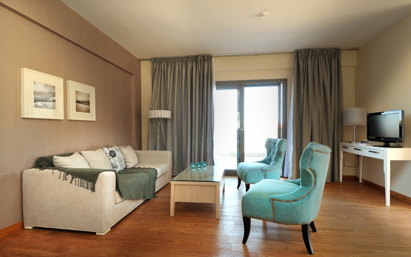 Krotiri resort hotel junior suite sofa krevet .jpg