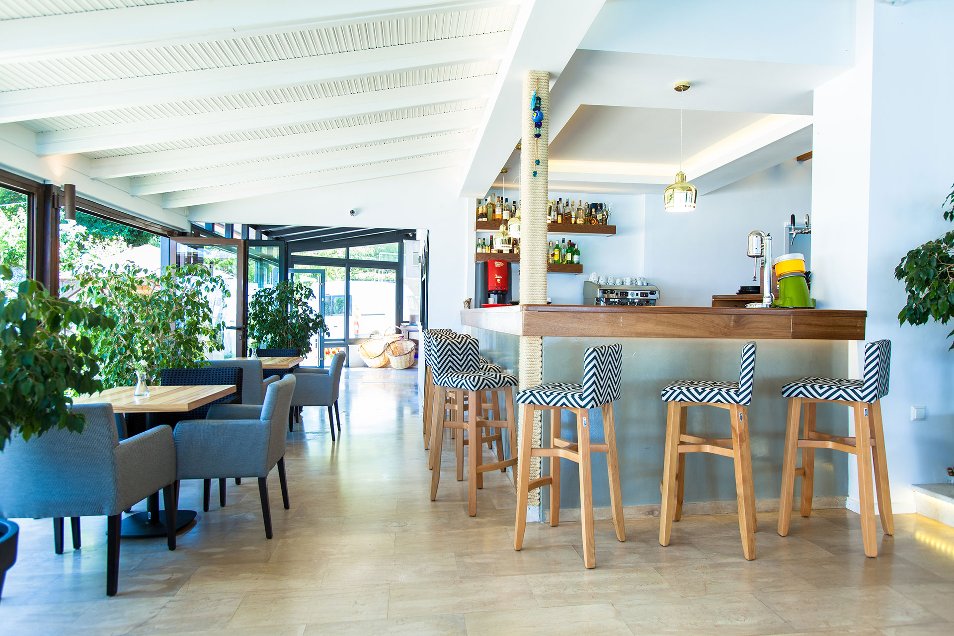 Kymata hotel bar.jpg