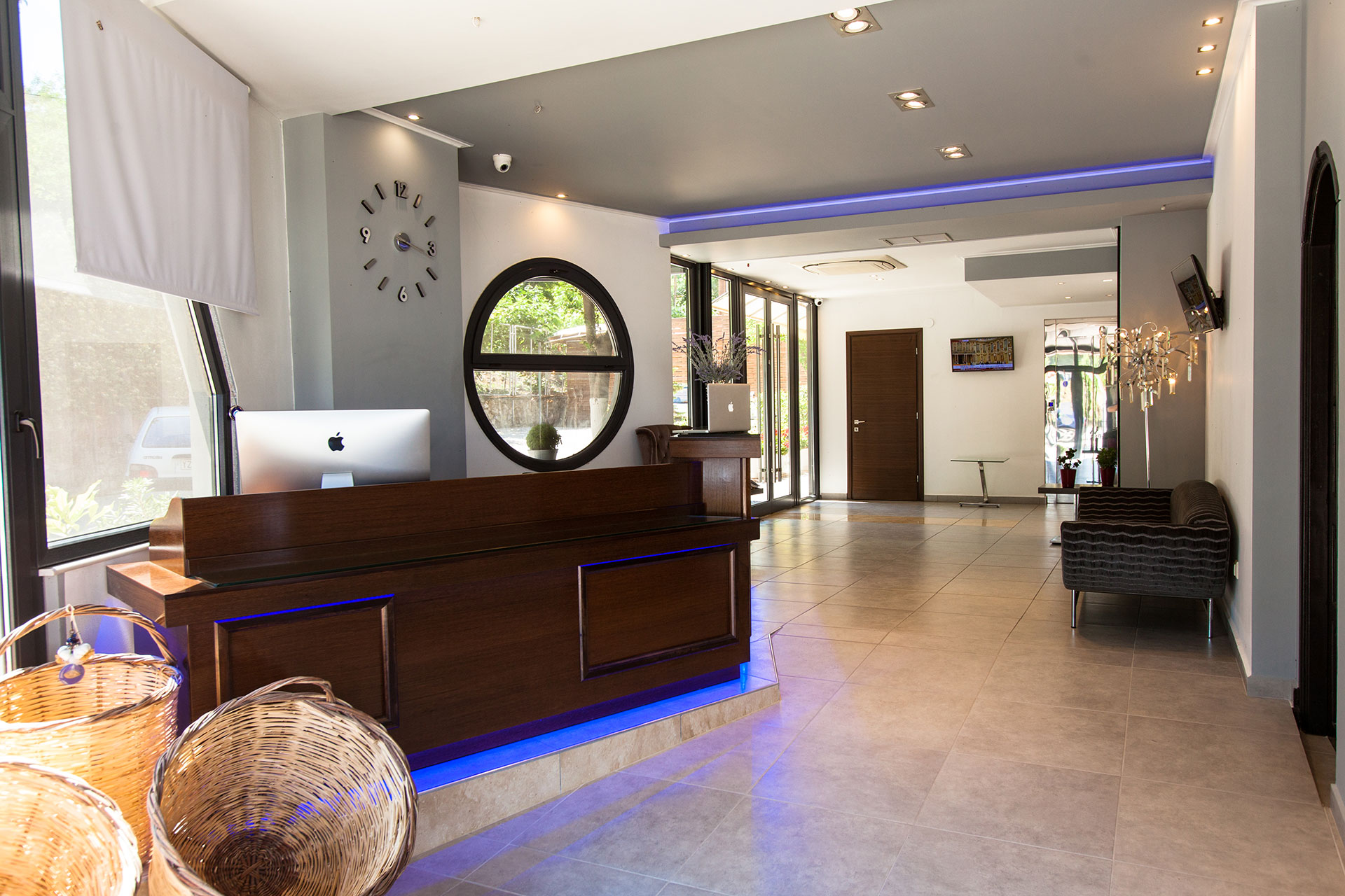 Kymata hotel recepcija.jpg