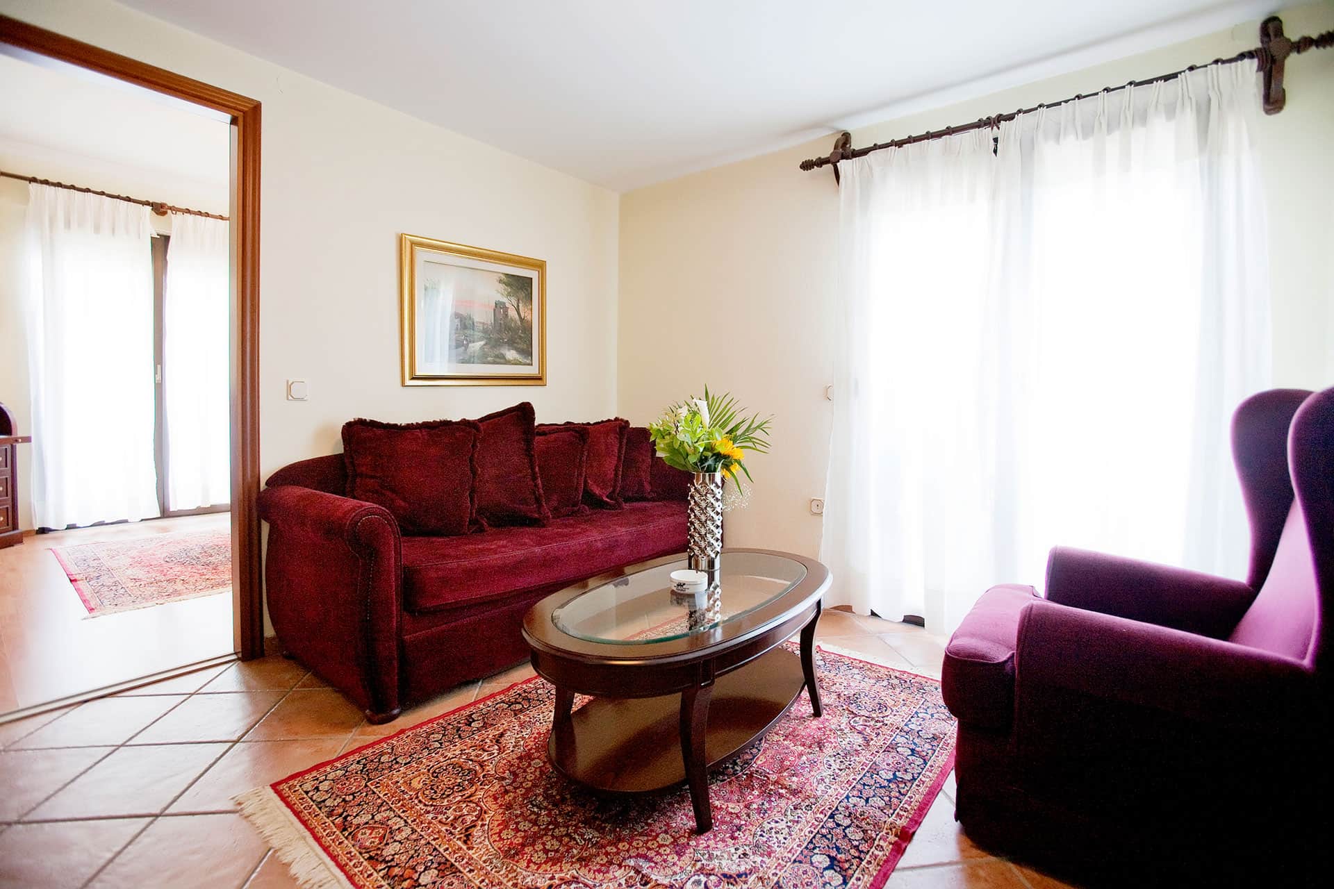 Kymata hotel suite dnevna soba.jpg