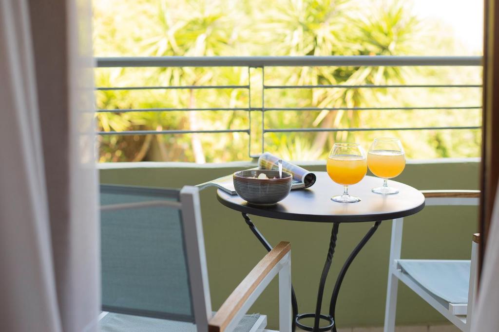 Hotel La Piscine Art balcony.jpg