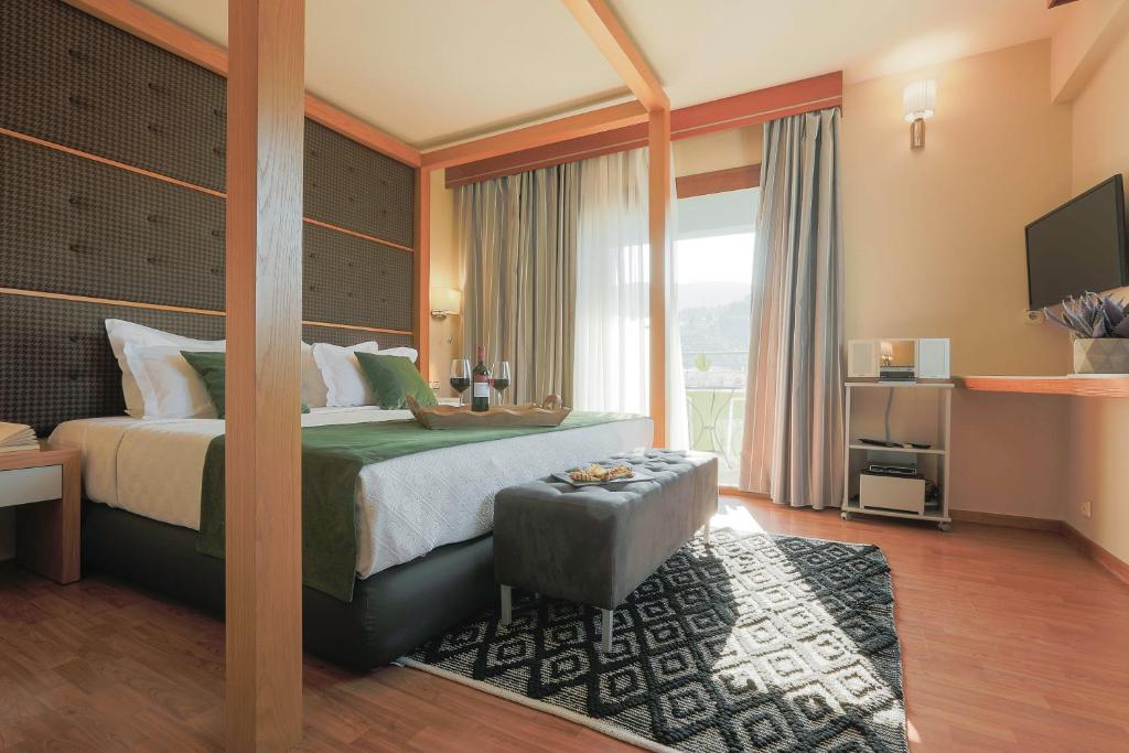 Hotel La Piscine Art executive suite.jpg