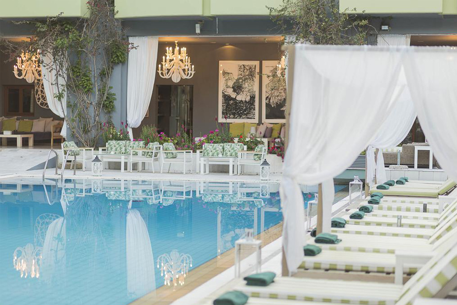 Hotel La Piscine Art pool bar.jpg