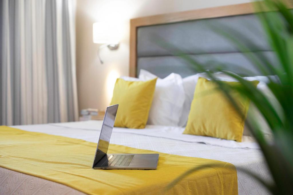 Hotel La Piscine Art standard rooms 1.jpg