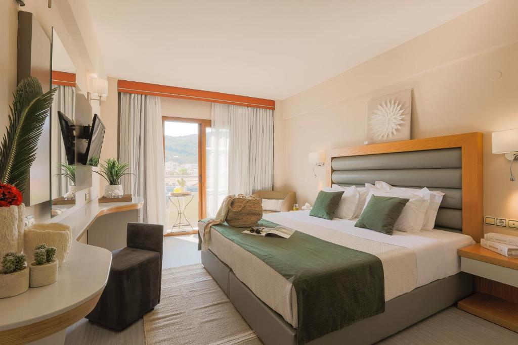 Hotel La Piscine Art superior rooms.jpg