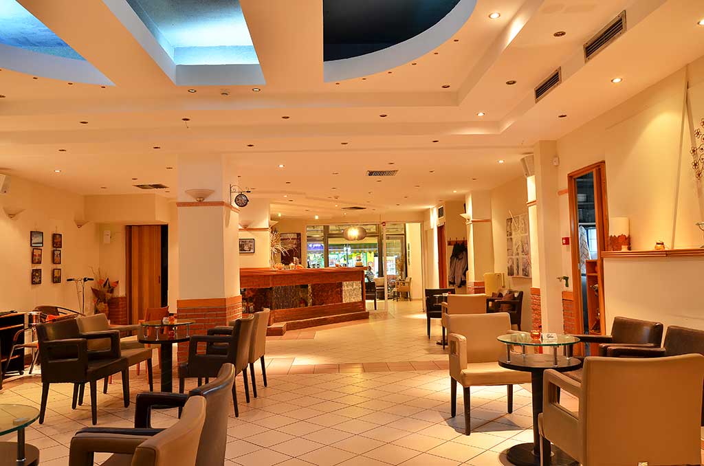 Aktaion hotel loby bar .jpg