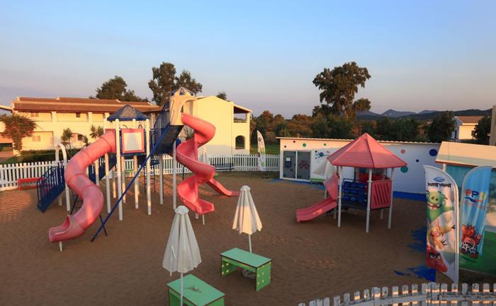 Labranda Sandy Beach Hotel igraliste.jpg