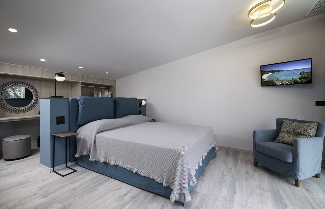 Lagomandra Beach _ Suites Deluxe Duplex 6.jpg