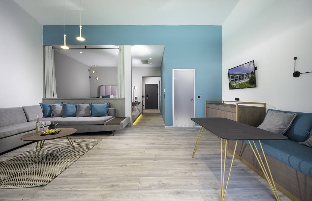 Lagomandra Beach_Suites Hotel Deluxe Suite sa bazenom SV 6.jpg