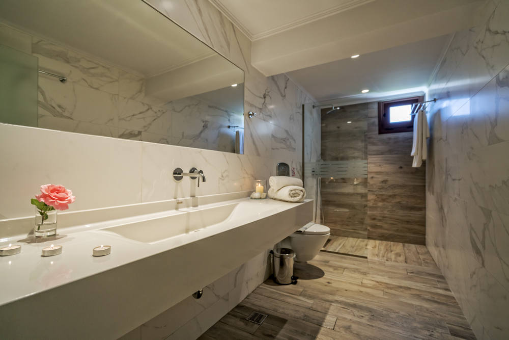 Lagomandra Beach_Suites Hotel Family room bathroom.jpg