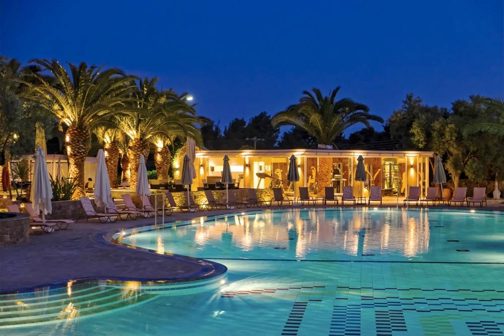 Lagomandra Hotel _ Spa Hotel Bazen 2.jpg