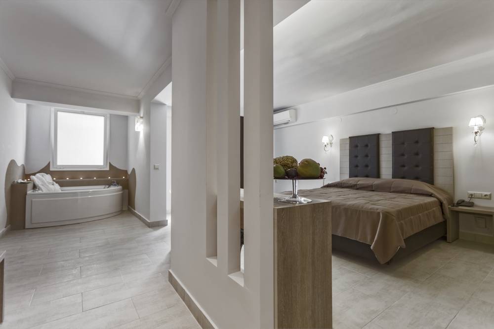 Lagomandra Hotel _ Spa Hotel Suites 7.jpg