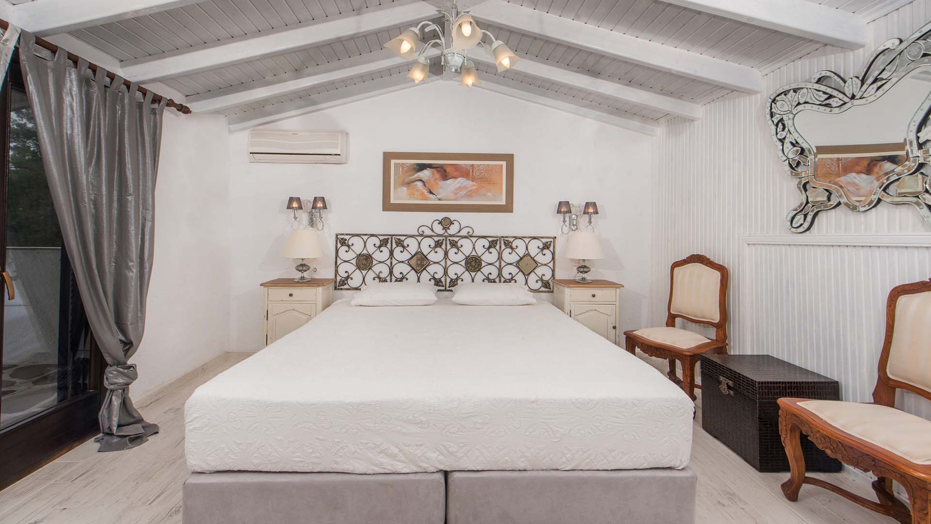 Hotel Leandros deluxe triple rooms.jpg