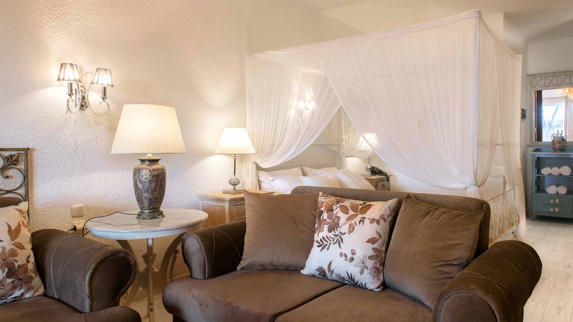 Hotel Leandros family room 3.jpg