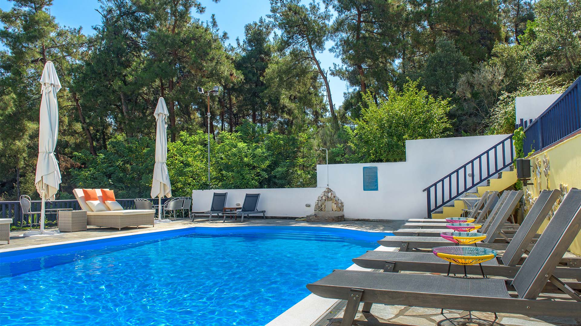 Hotel Leandros pool 1.jpg