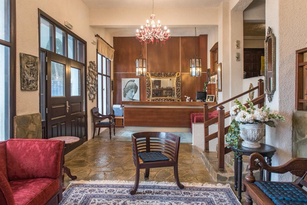 Hotel Leandros reception.jpg