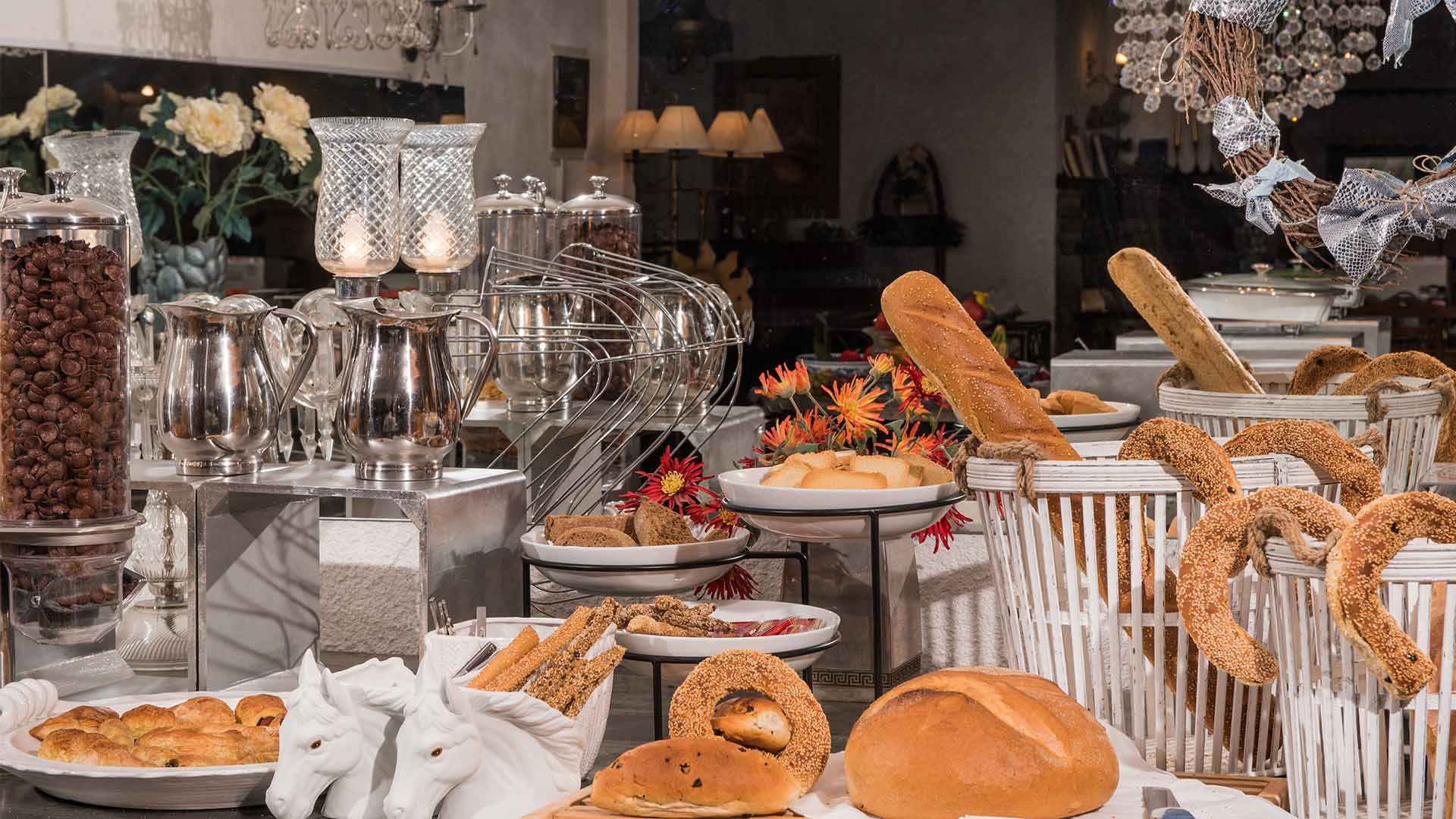 Hotel Leandros restaurant.jpg