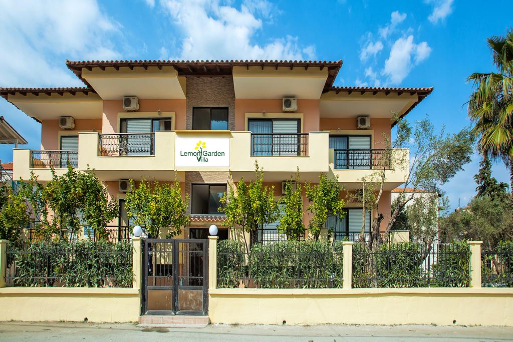 Villa Lemon Garden 2.jpg