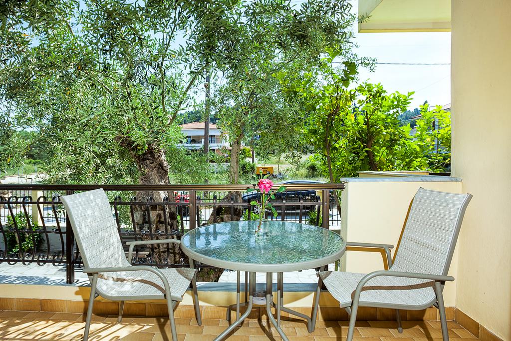 Villa Lemon Garden balcony.jpg