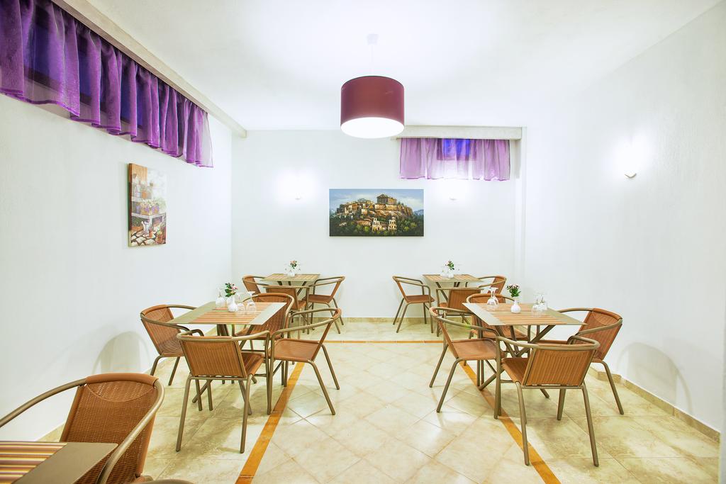 Villa Lemon Garden the dining room 1.jpg