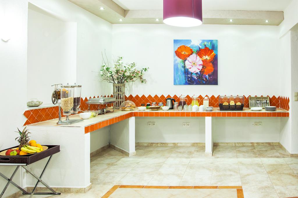 Villa Lemon Garden the dining room.jpg