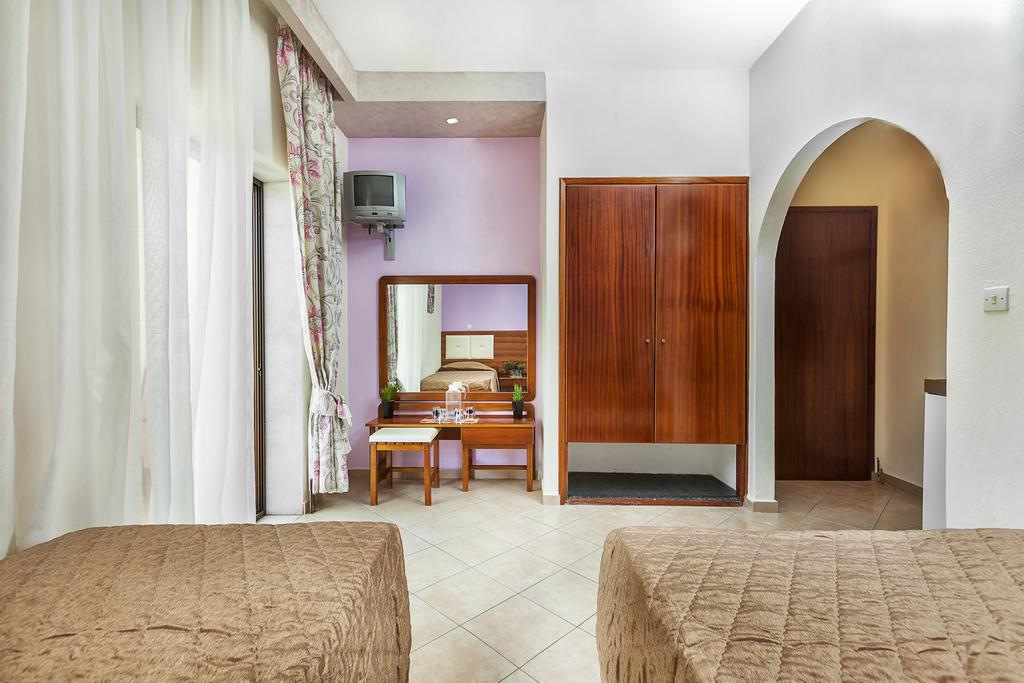 Villa Lemon Garden triple room 2.jpg