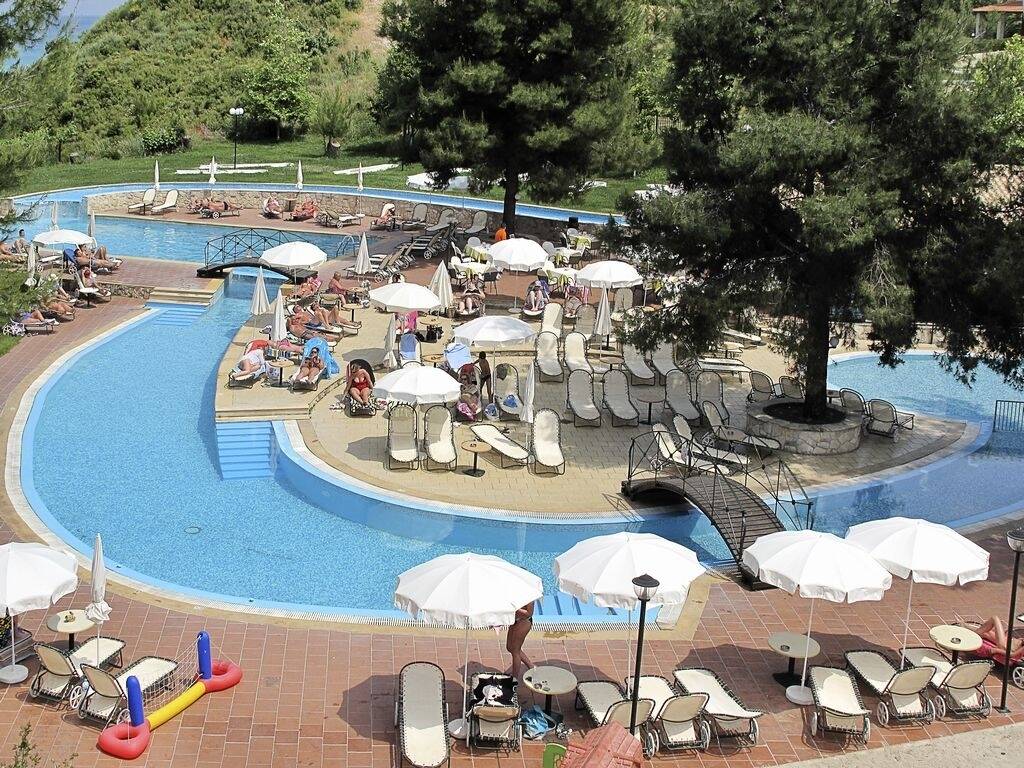Hotel Lesse bazeni 2.jpg