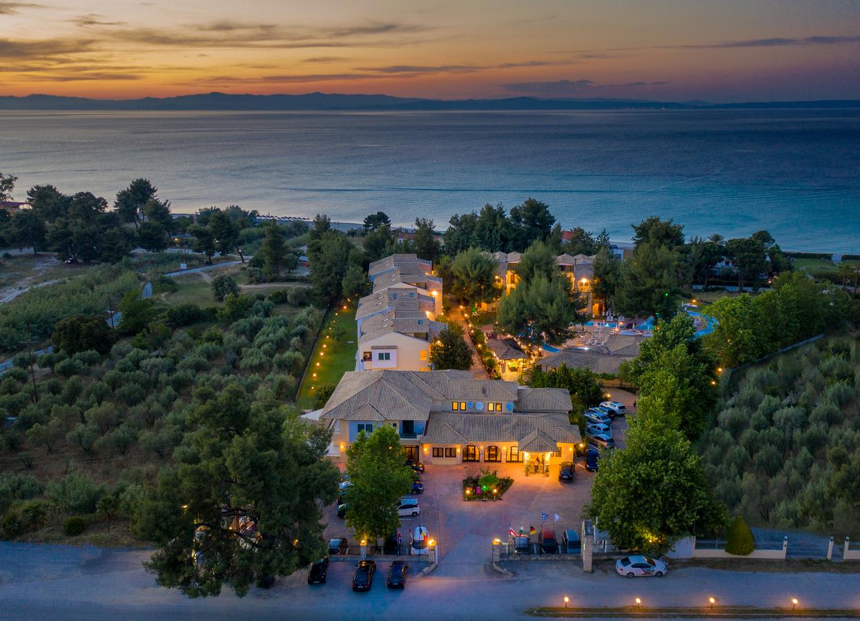 Hotel Lesse nocu.jpg