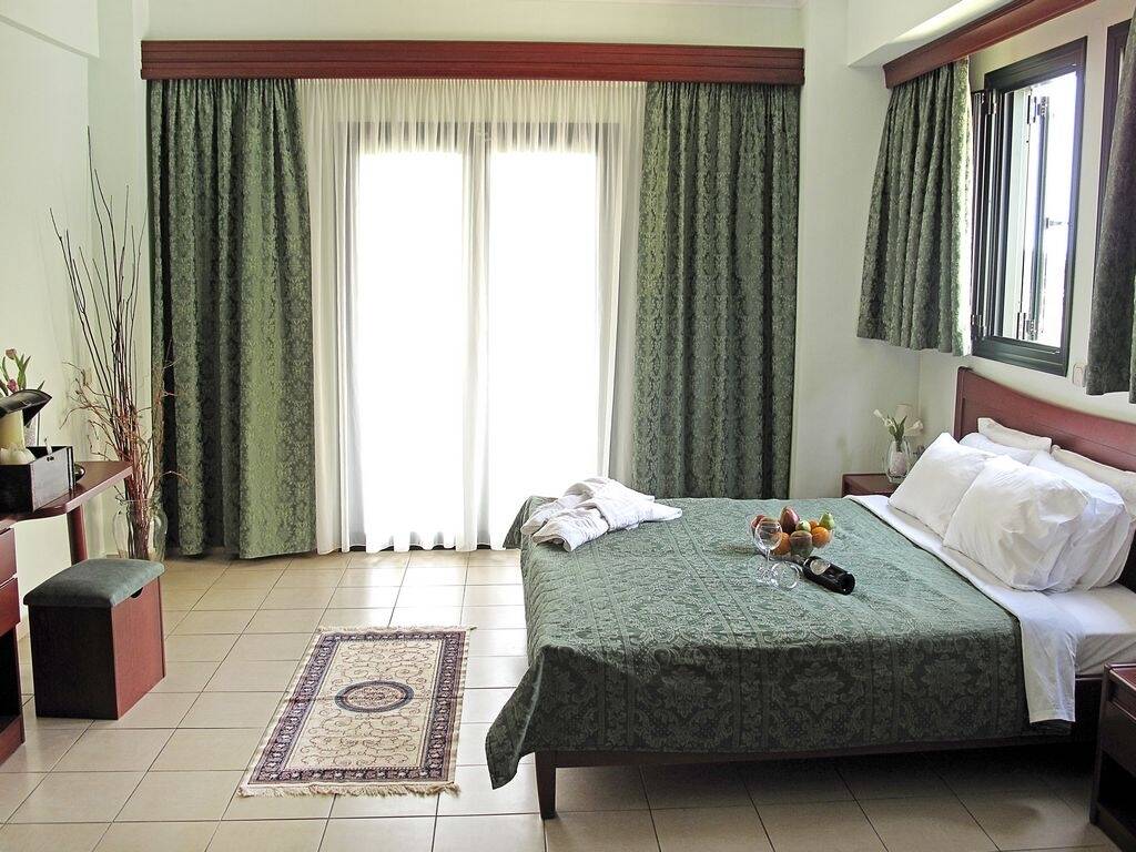 Hotel Lesse room 2.jpg