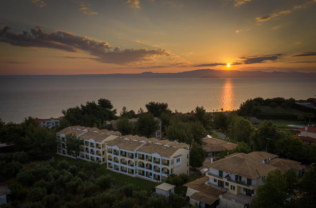Hotel Lesse sunset.jpg