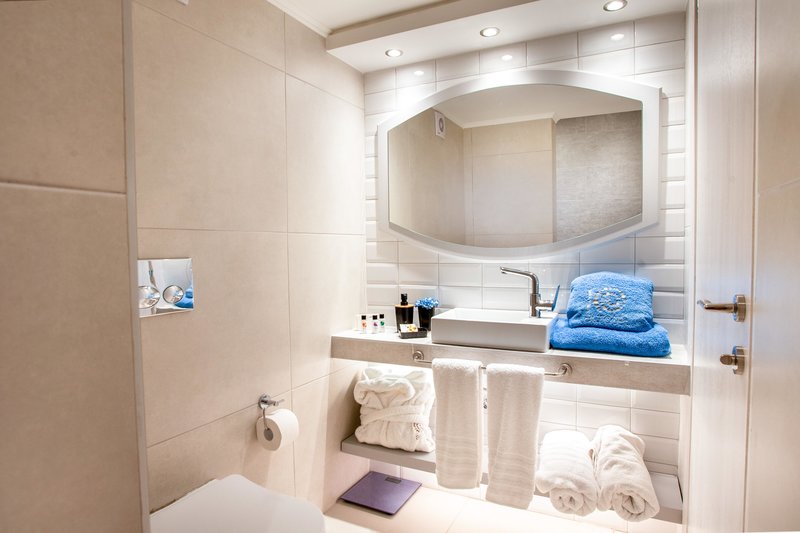 Acrotel Lily Ann Boutique Hotel - kupatilo.jpg